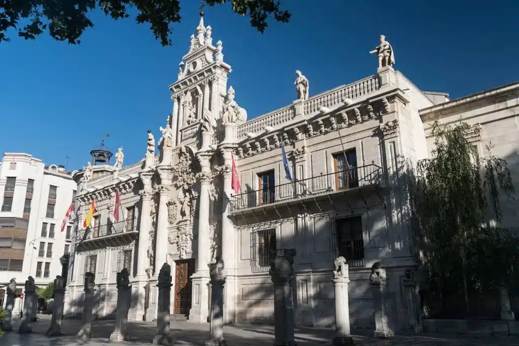 Fachada histórica de la Universidad de Valladolid
