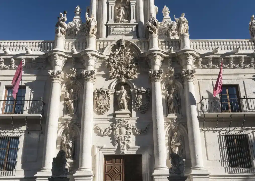 Fachada histórica de la Universidad de Valladolid
