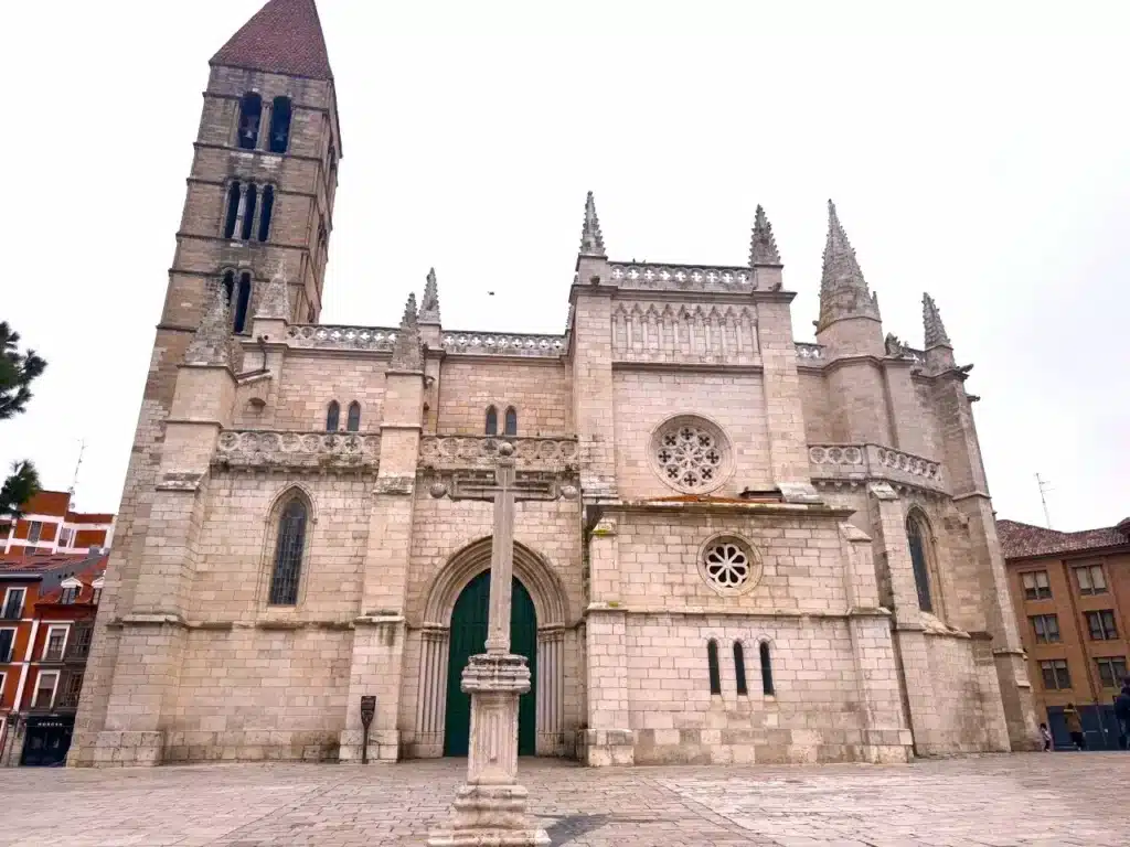 Iglesia de Santa María de la Antigua