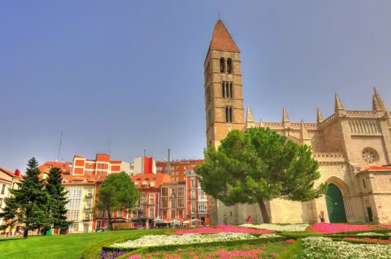 Iglesia de Santa María de la Antigua