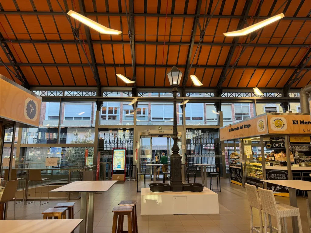 Mercado del Val tiendas