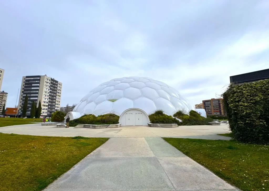 Cúpula del Milenio exteriores
